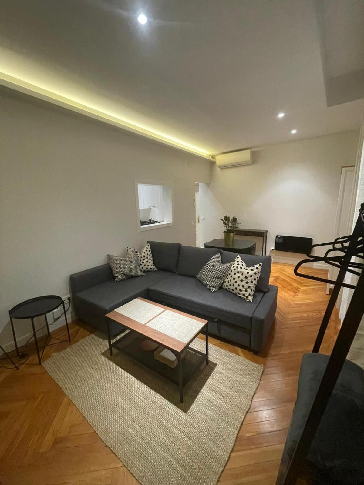 Apartment In Monumental Square Madrid Center Εξωτερικό φωτογραφία